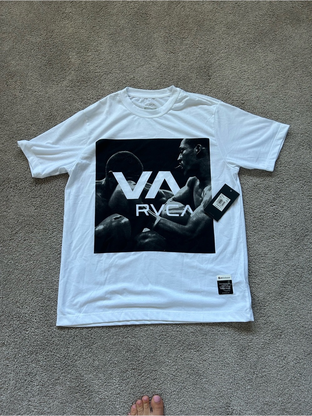 NWT RVCA Men's White Graphic Logo T-Shirt